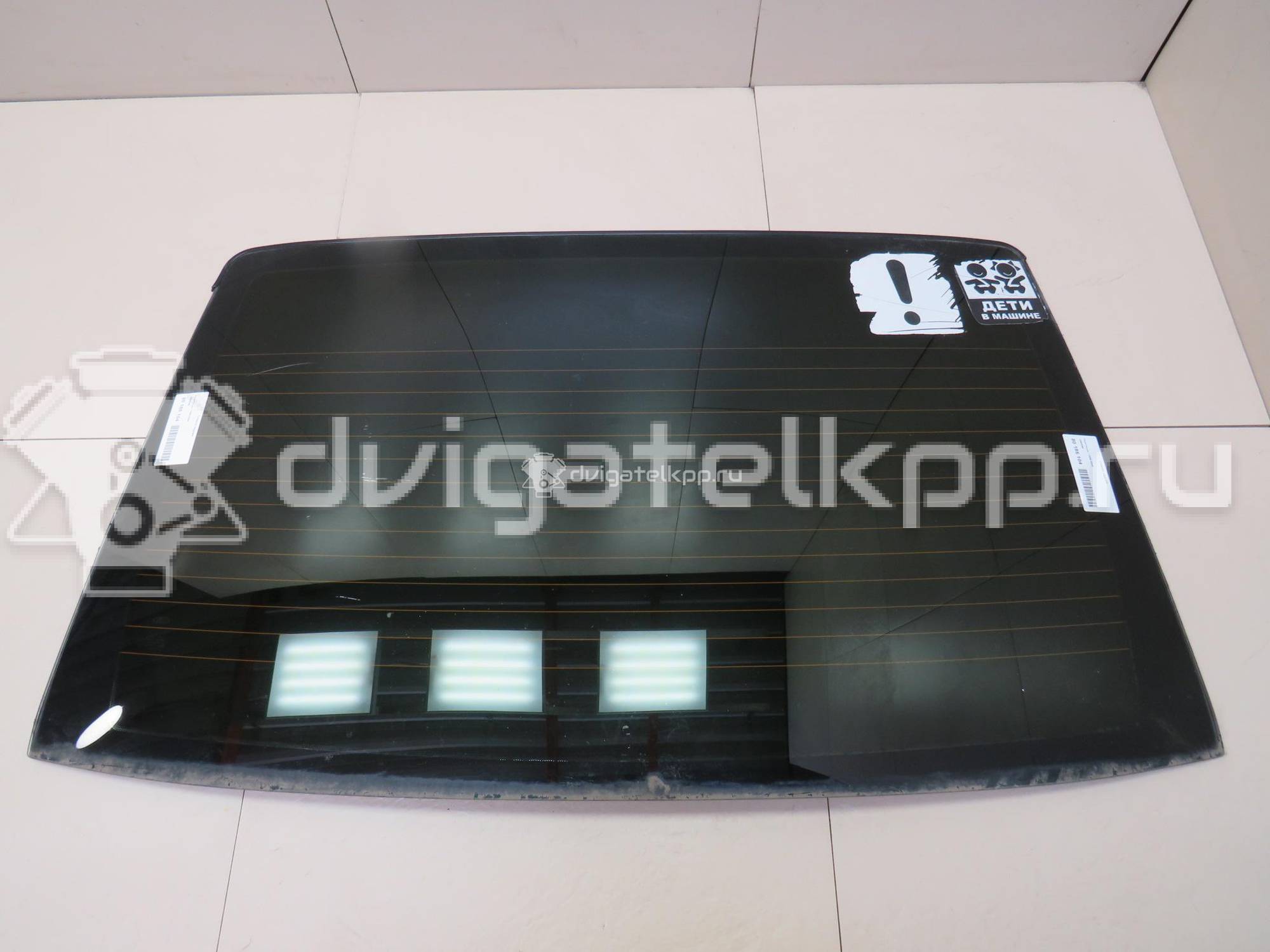 Фото Стекло заднее  1090399 для Ford Focus {forloop.counter}}