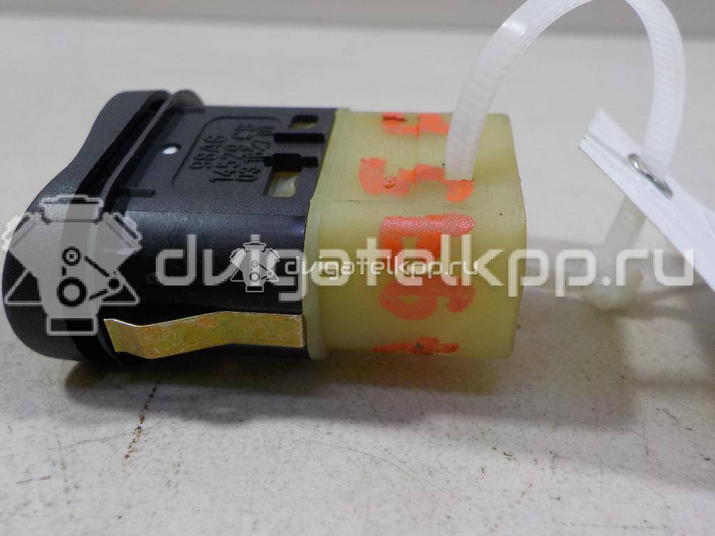 Фото Кнопка стеклоподъемника  1091485 для Ford Focus {forloop.counter}}