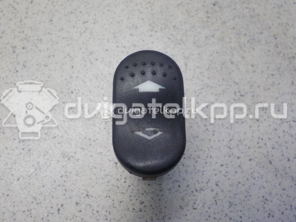 Фото Кнопка стеклоподъемника  1091485 для Ford Focus {forloop.counter}}