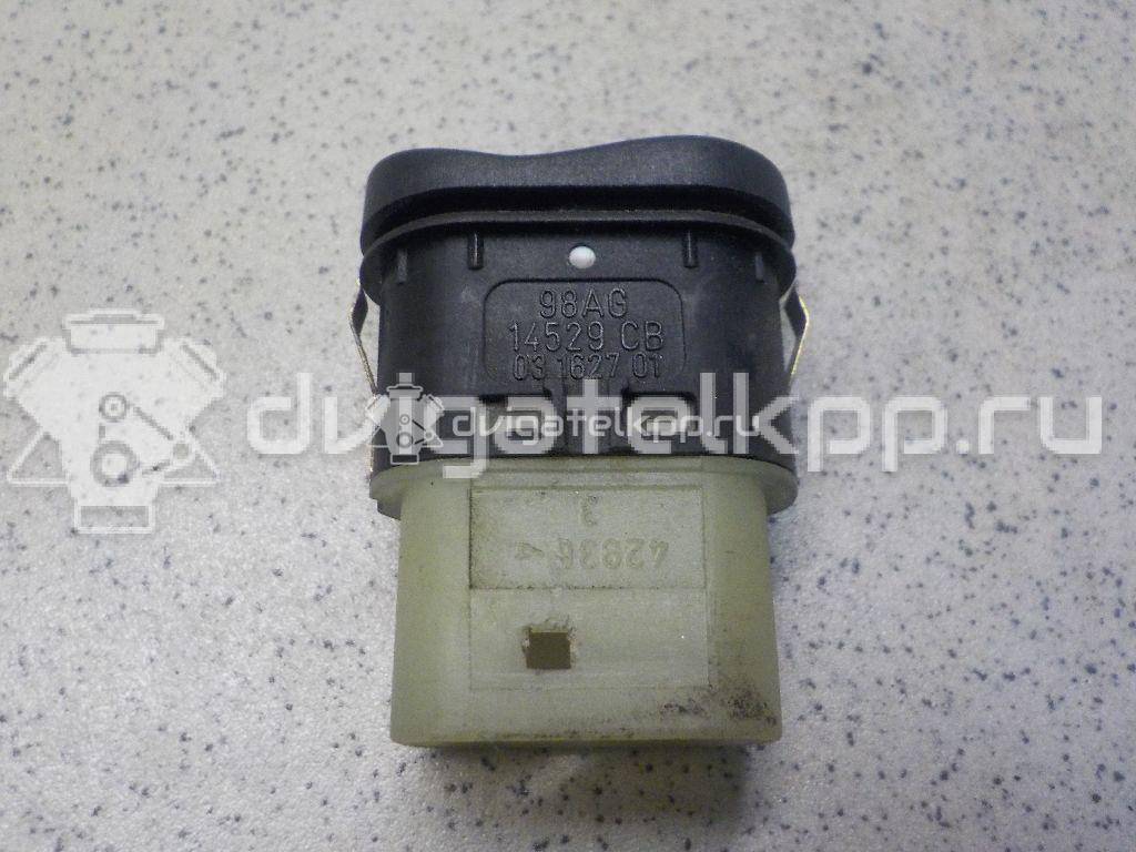 Фото Кнопка стеклоподъемника  1091485 для Ford Focus {forloop.counter}}