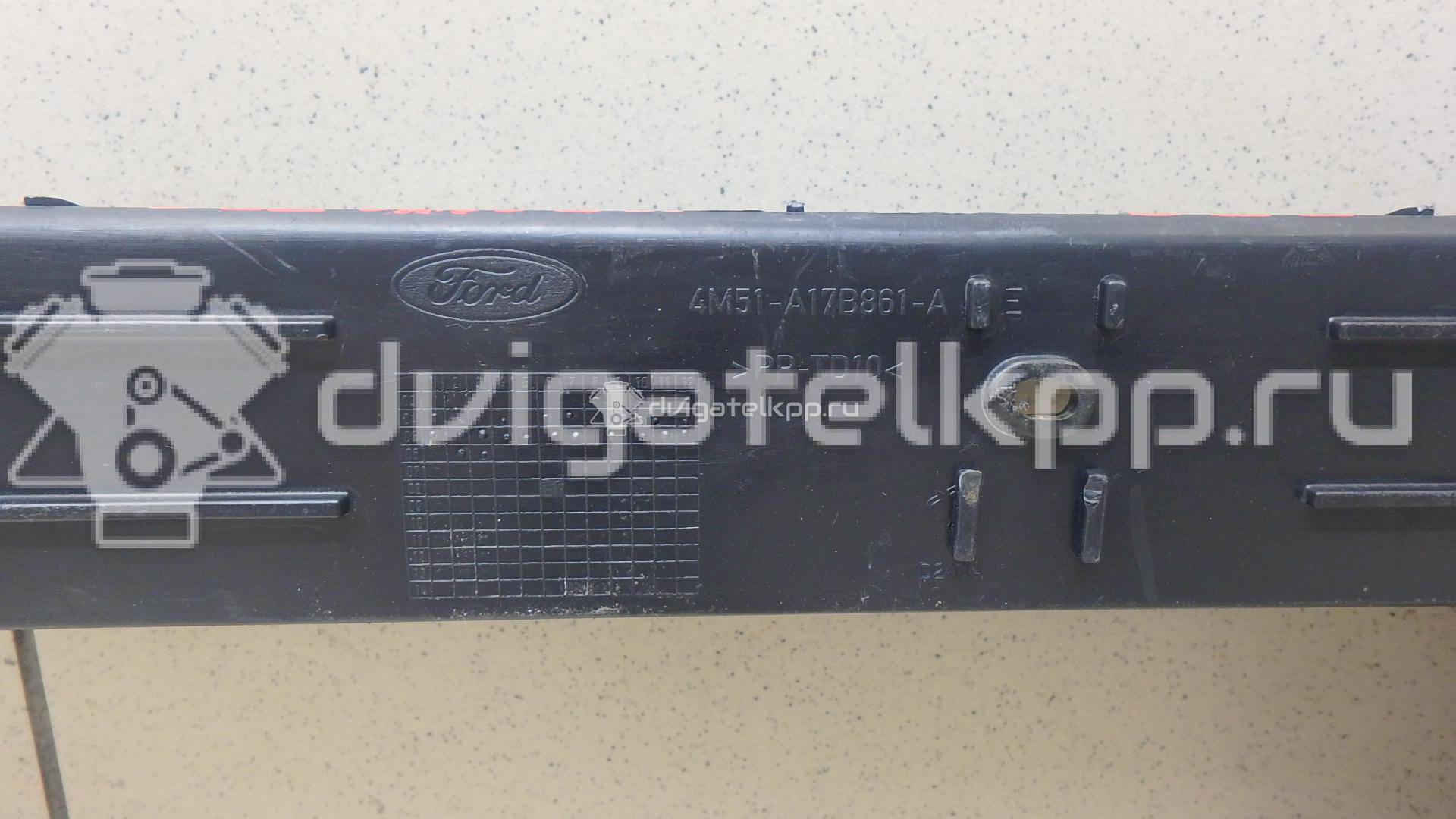 Фото Направляющая заднего бампера  1384509 для Ford Focus {forloop.counter}}