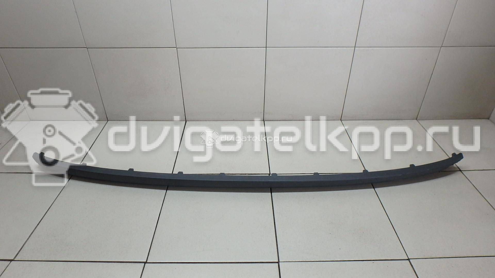 Фото Молдинг заднего бампера центральный  1360459 для Ford Focus {forloop.counter}}