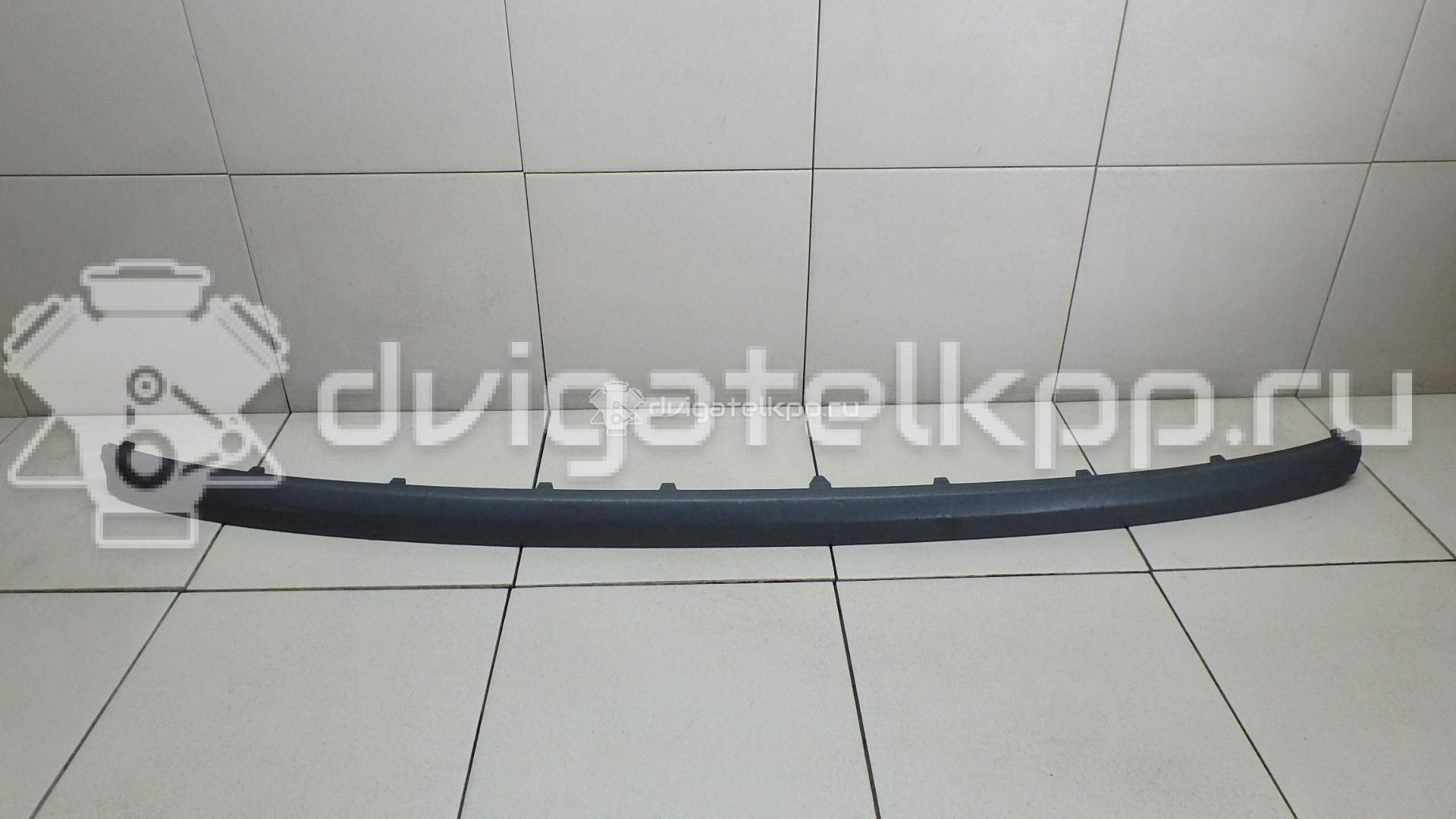 Фото Молдинг заднего бампера центральный  1360459 для Ford Focus {forloop.counter}}