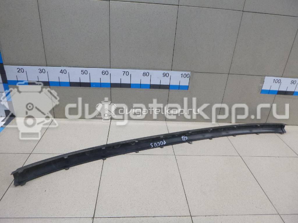 Фото Молдинг заднего бампера центральный  1360459 для Ford Focus {forloop.counter}}