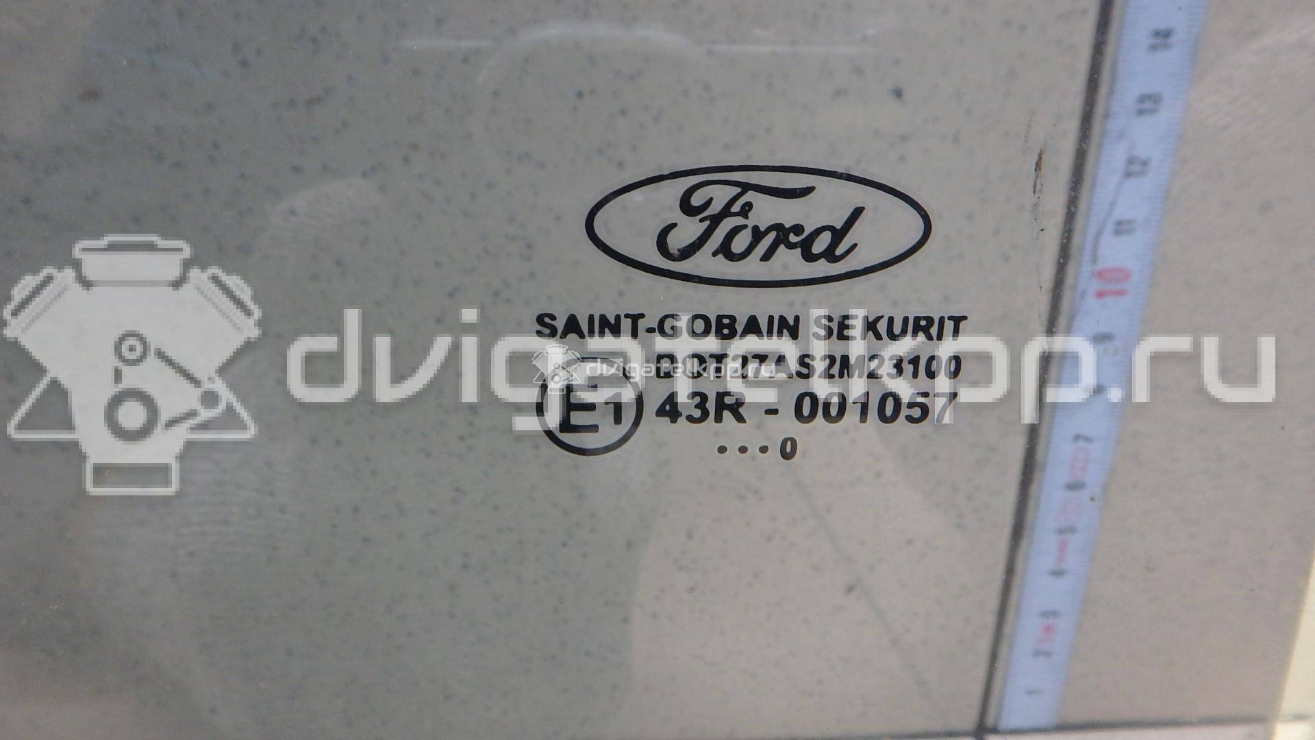 Фото Стекло двери задней правой  1348858 для Ford Focus {forloop.counter}}