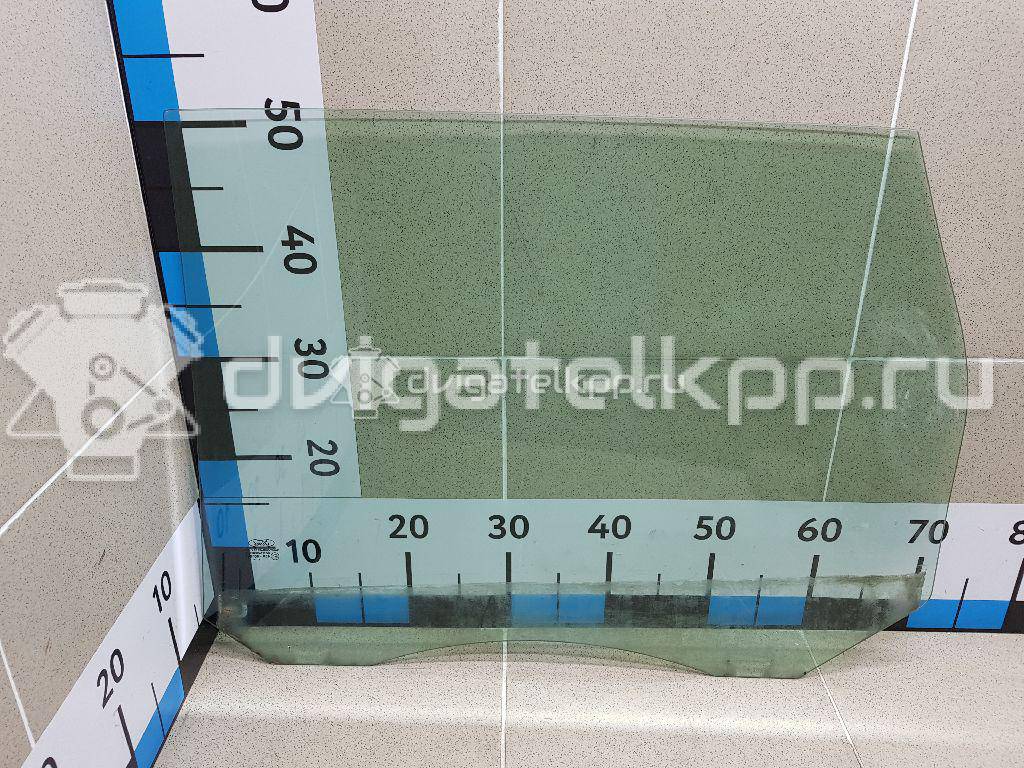 Фото Стекло двери задней правой  1348858 для Ford Focus {forloop.counter}}