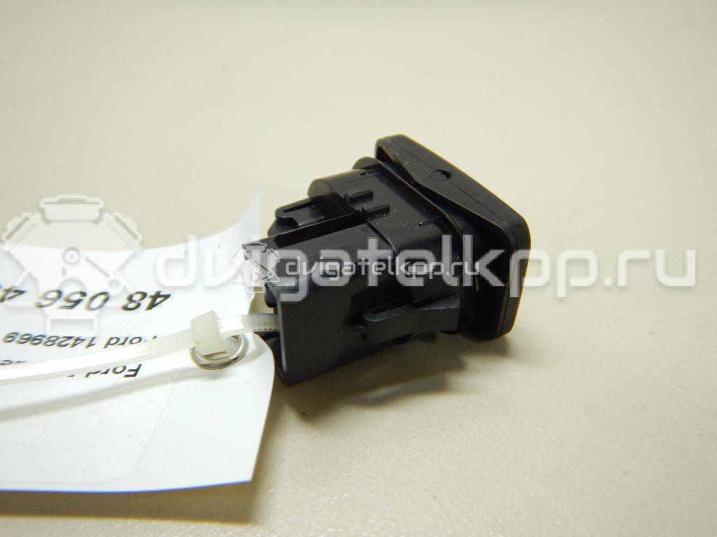 Фото Кнопка стеклоподъемника  1428969 для Ford Focus / Galaxy / S-Max / Mondeo {forloop.counter}}