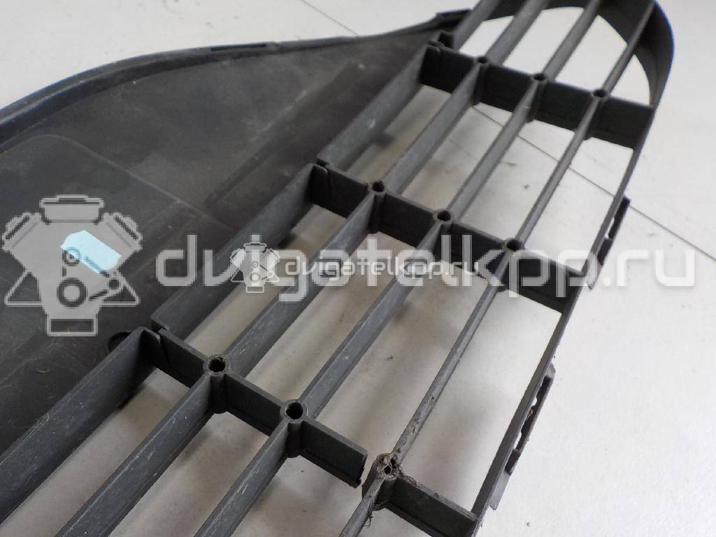 Фото Решетка в бампер центральная  1520644 для Ford Focus {forloop.counter}}