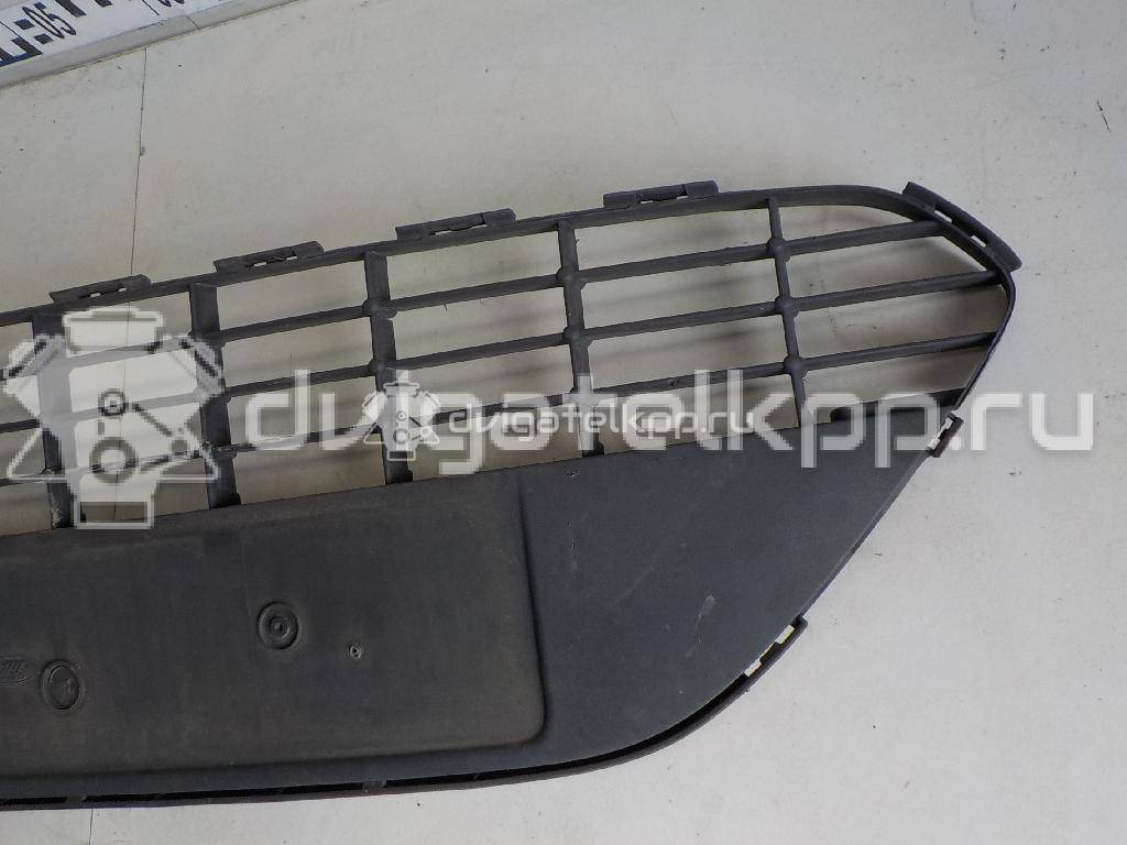 Фото Решетка в бампер центральная  1520644 для Ford Focus {forloop.counter}}