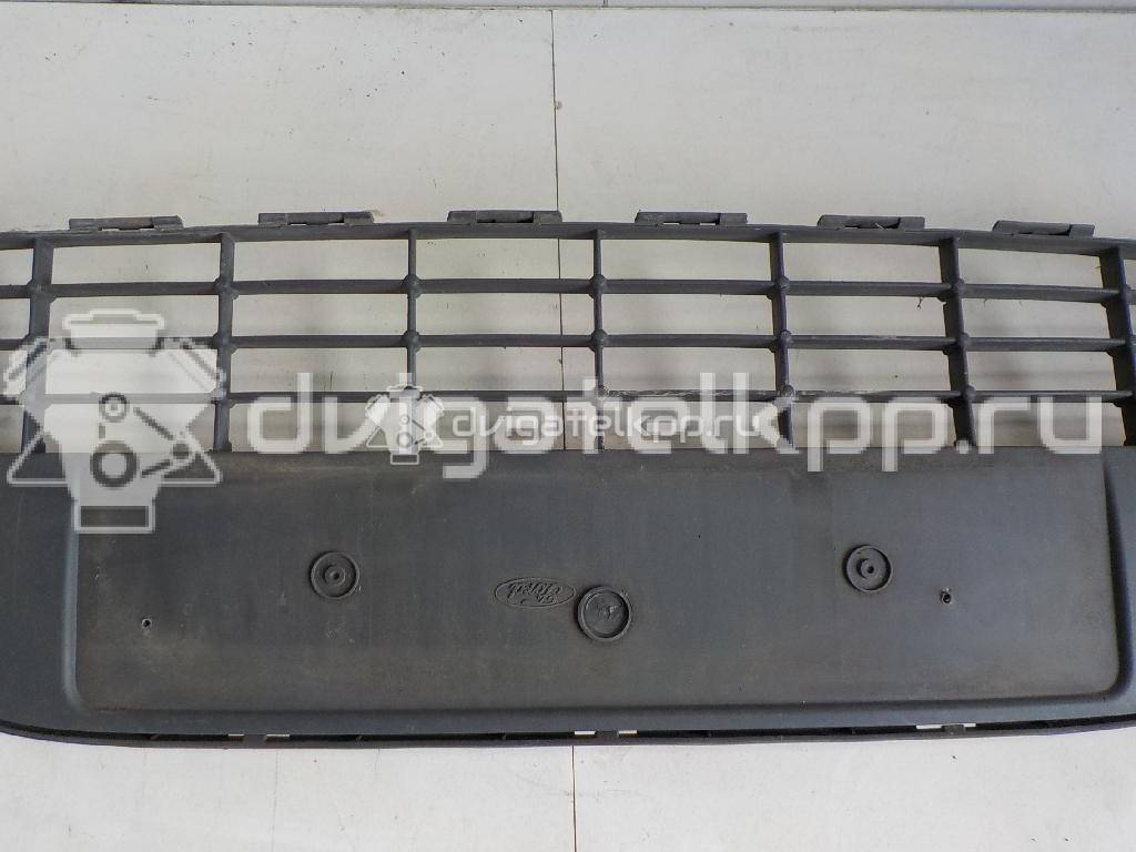 Фото Решетка в бампер центральная  1520644 для Ford Focus {forloop.counter}}