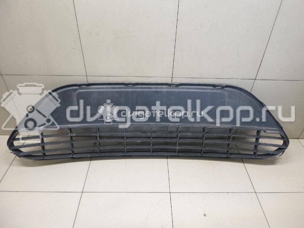 Фото Решетка в бампер центральная  1497510 для Ford Focus {forloop.counter}}