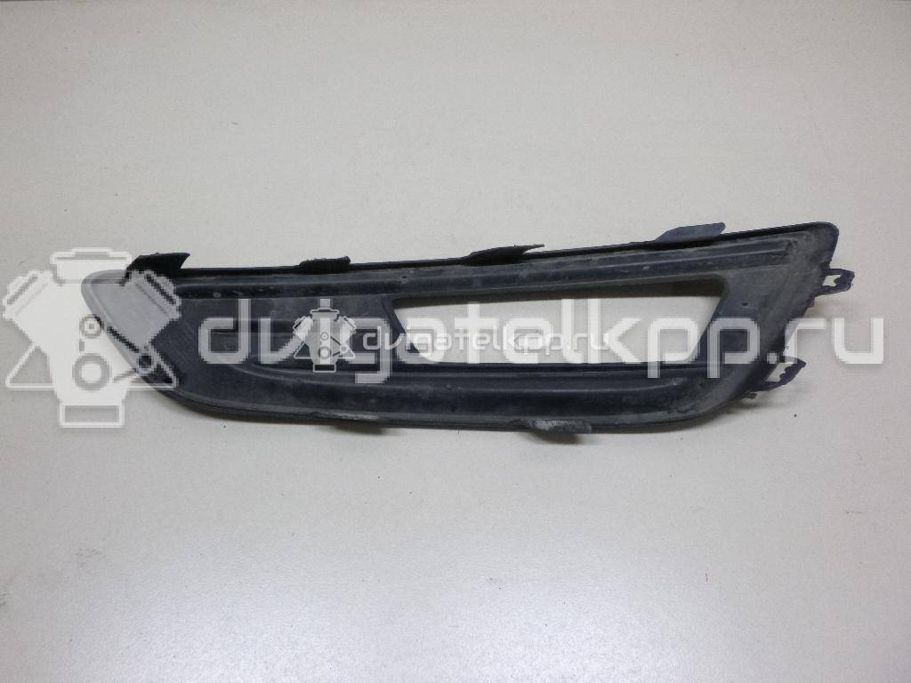 Фото Решетка в бампер правая  1864634 для Ford Focus {forloop.counter}}