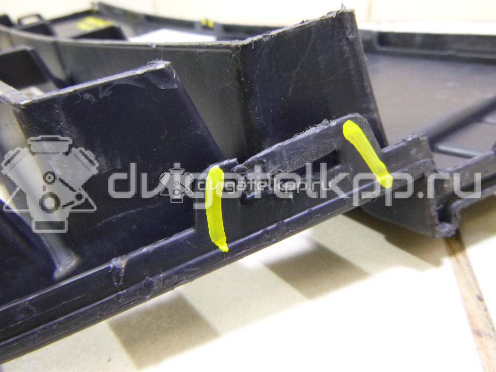 Фото Решетка в бампер центральная  1718734 для Ford Focus {forloop.counter}}