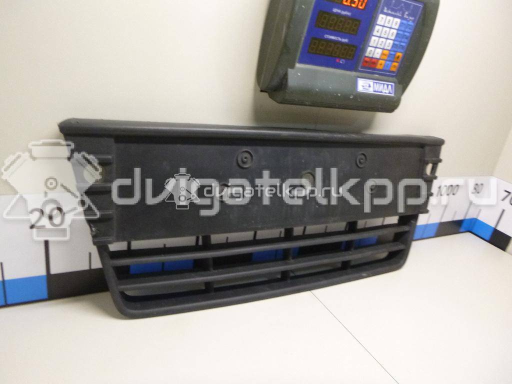 Фото Решетка в бампер центральная  1718734 для Ford Focus {forloop.counter}}