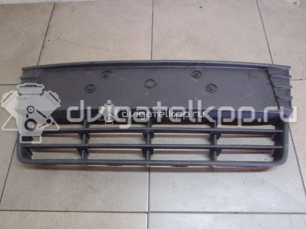 Фото Решетка в бампер центральная  1718734 для Ford Focus {forloop.counter}}