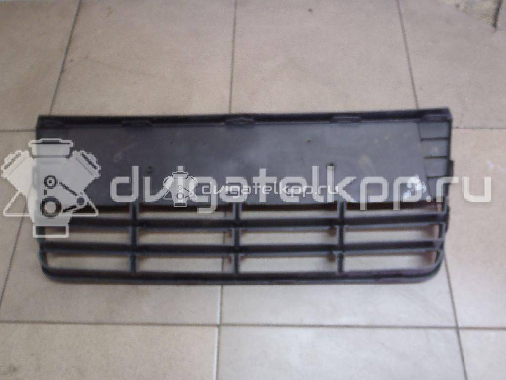 Фото Решетка в бампер центральная  1718734 для Ford Focus {forloop.counter}}