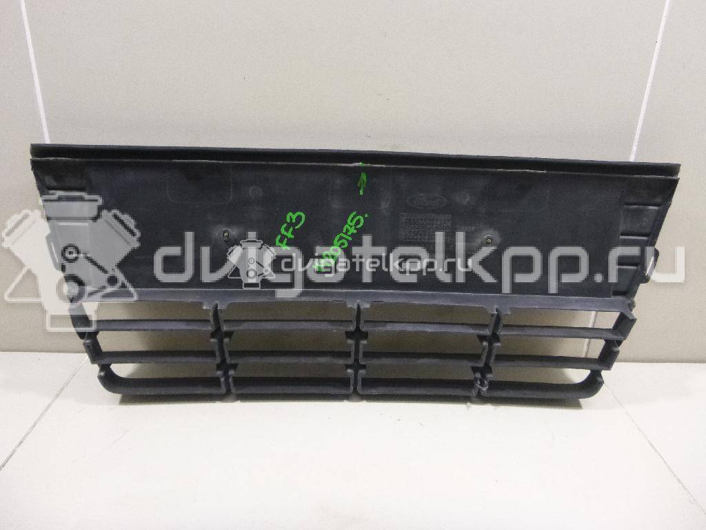 Фото Решетка в бампер центральная  1718734 для Ford Focus {forloop.counter}}