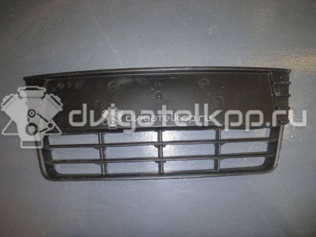 Фото Решетка в бампер центральная  1718734 для Ford Focus {forloop.counter}}