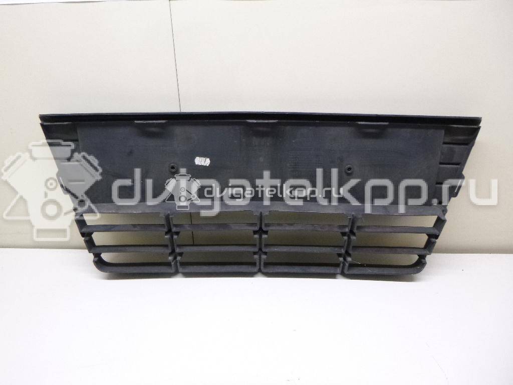 Фото Решетка в бампер центральная  1718734 для Ford Focus {forloop.counter}}