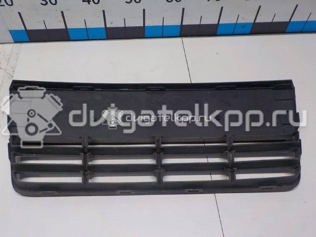 Фото Решетка в бампер центральная  1718734 для Ford Focus {forloop.counter}}