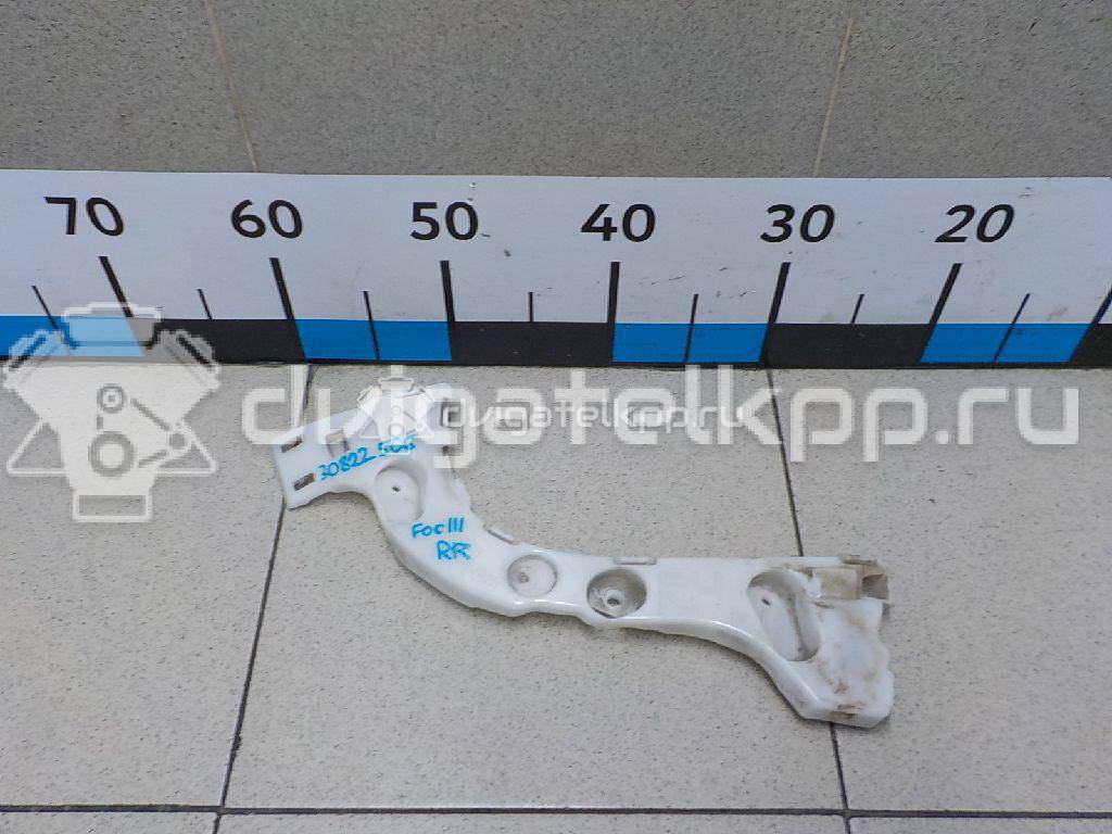 Фото Направляющая заднего бампера правая  1742938 для Ford Focus {forloop.counter}}