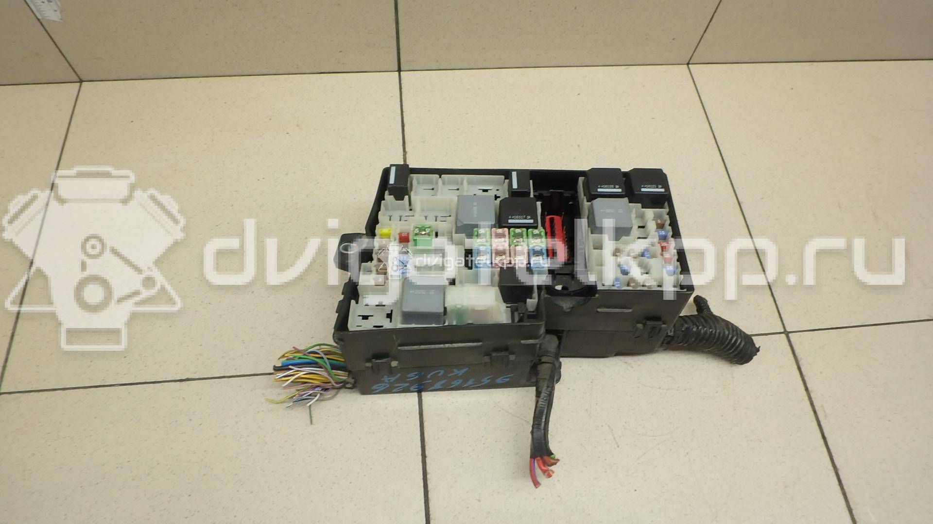 Фото Блок предохранителей  AV6T14A067AD для ford Focus III {forloop.counter}}