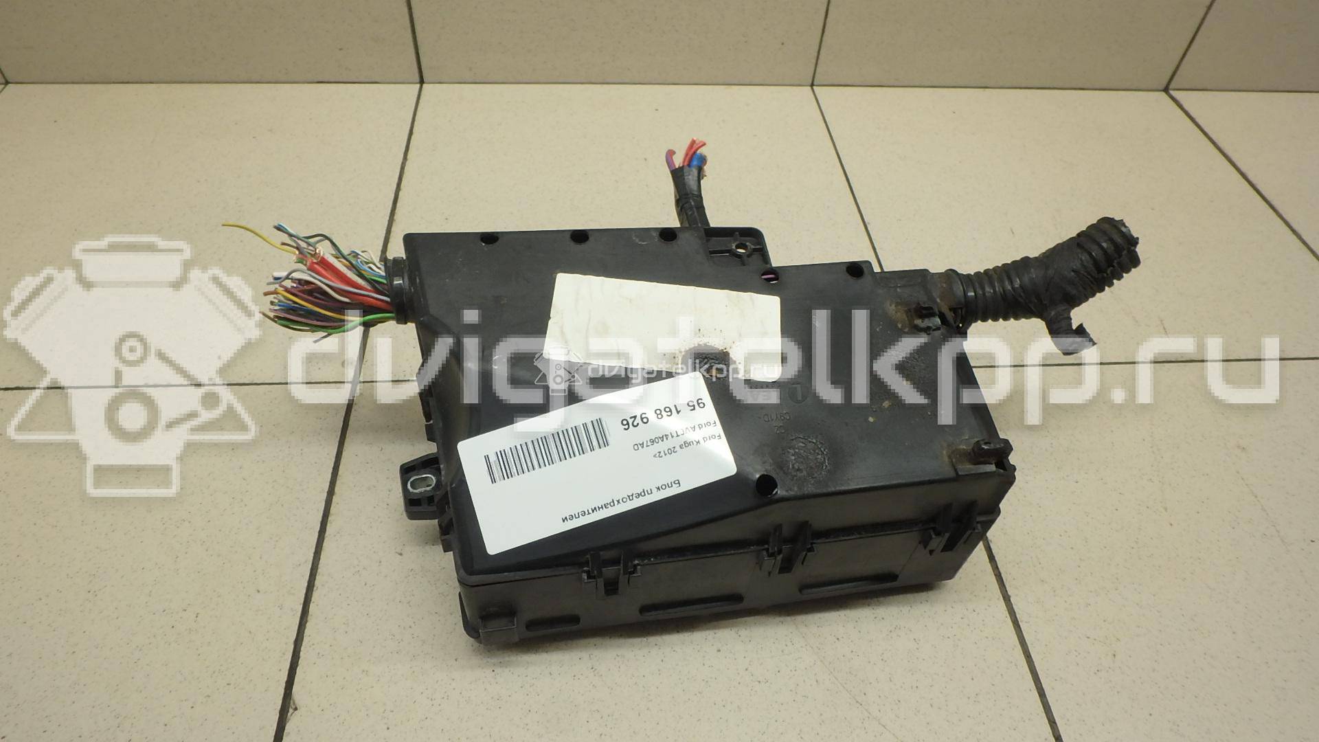 Фото Блок предохранителей  AV6T14A067AD для ford Focus III {forloop.counter}}