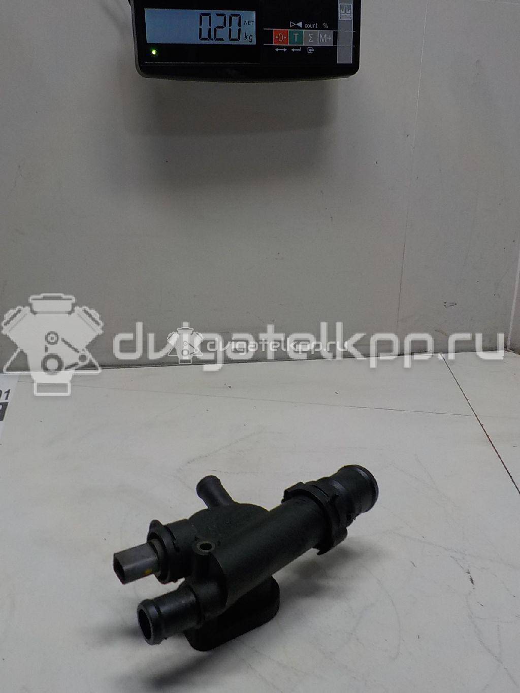 Фото Фланец двигателя системы охлаждения  038121132D для audi A4 [B7] {forloop.counter}}