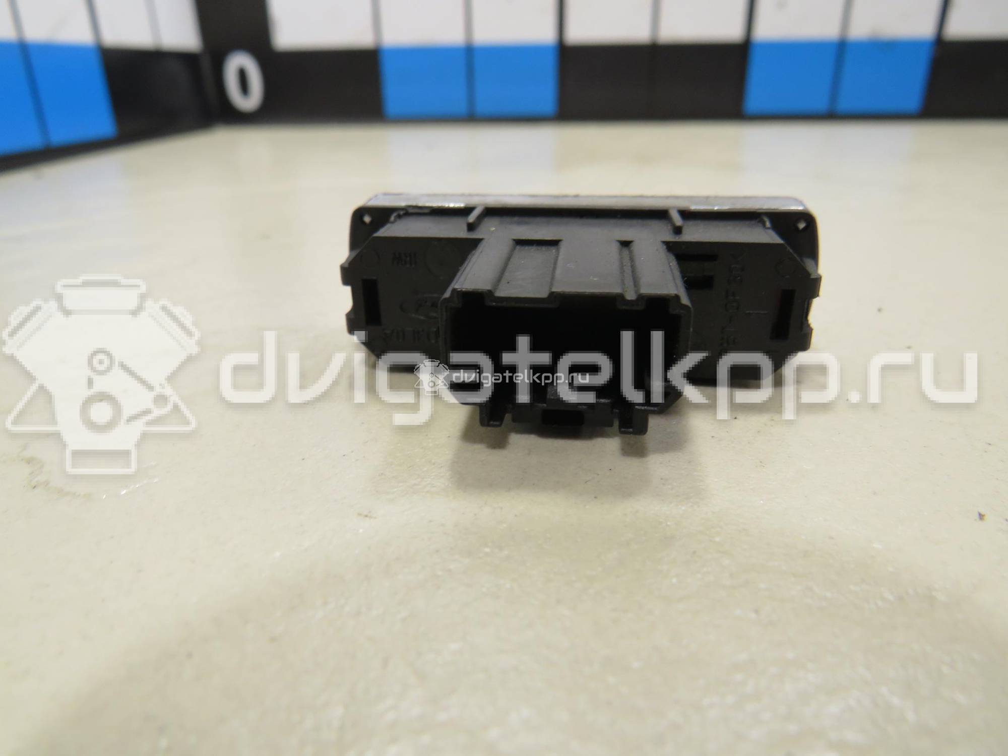 Фото Кнопка аварийной сигнализации  1553762 для Ford Galaxy / S-Max / Mondeo {forloop.counter}}