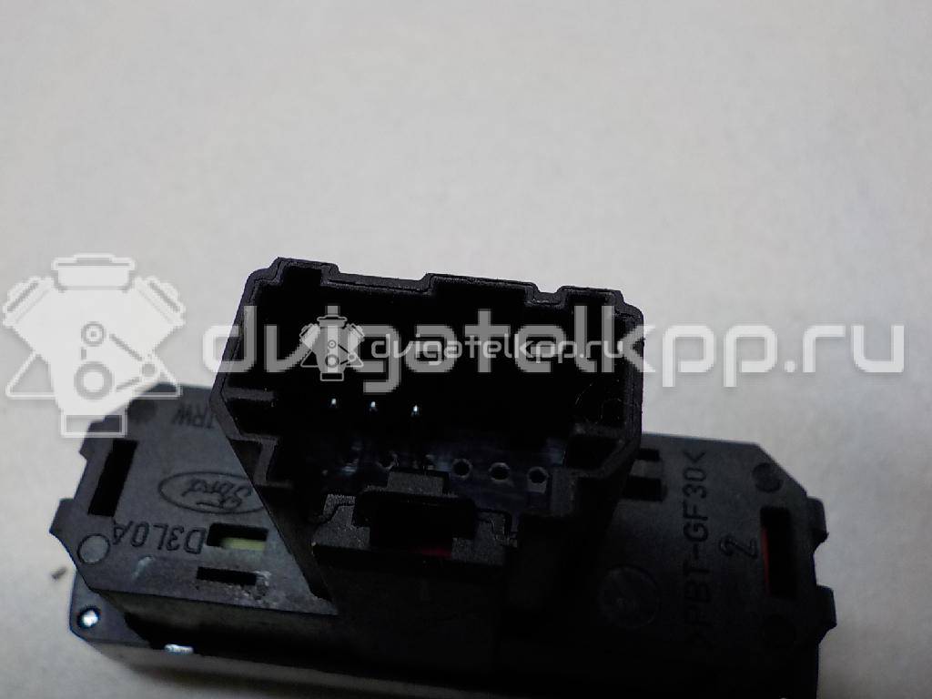 Фото Кнопка аварийной сигнализации  1553762 для Ford Galaxy / S-Max / Mondeo {forloop.counter}}