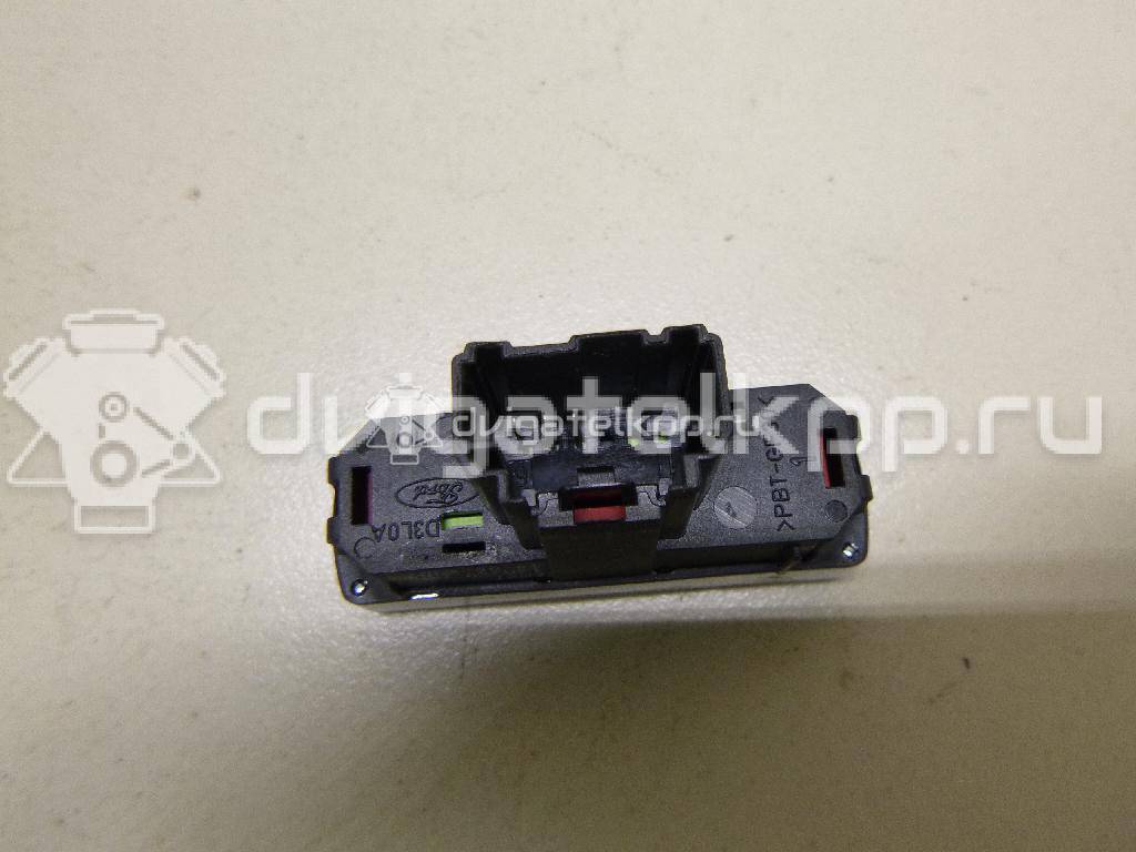 Фото Кнопка аварийной сигнализации  1553762 для Ford Galaxy / S-Max / Mondeo {forloop.counter}}