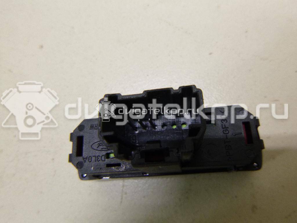 Фото Кнопка аварийной сигнализации  1553762 для Ford Galaxy / S-Max / Mondeo {forloop.counter}}