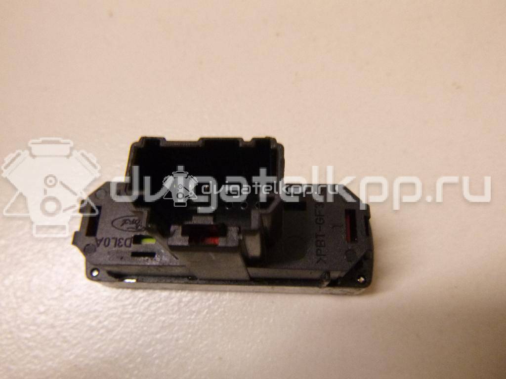 Фото Кнопка аварийной сигнализации  1553762 для Ford Galaxy / S-Max / Mondeo {forloop.counter}}