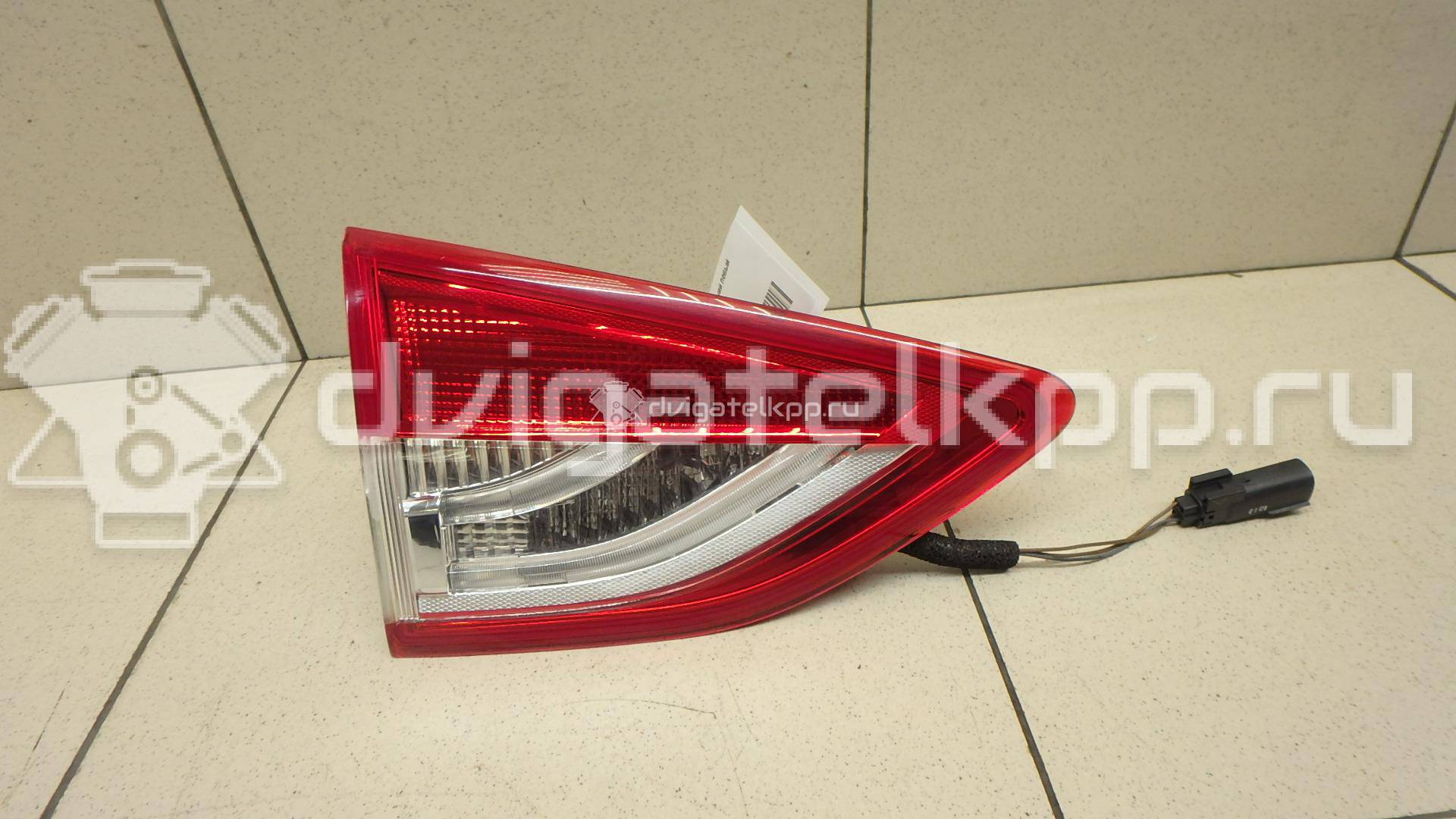 Фото Фонарь задний внутренний левый  1802506 для Ford Kuga {forloop.counter}}
