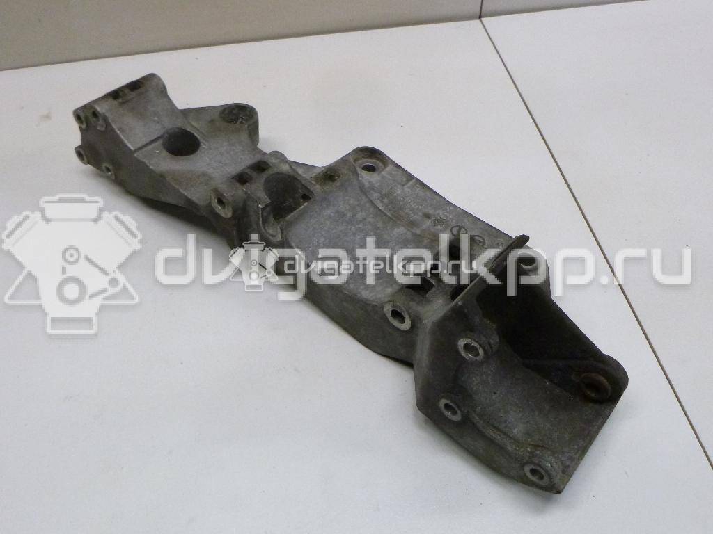 Фото Кронштейн генератора для двигателя AUY для Ford Galaxy 115 л.с 8V 1.9 л Дизельное топливо 045903143C {forloop.counter}}