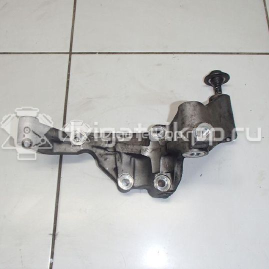 Фото Кронштейн генератора для двигателя D4CB для Hyundai / Kia 110-175 л.с 16V 2.5 л Дизельное топливо 374724A000