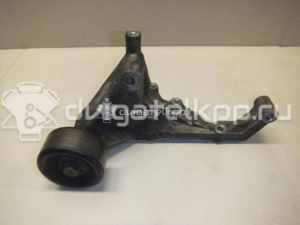 Фото Кронштейн генератора для двигателя D4CB для Hyundai / Kia 110-175 л.с 16V 2.5 л Дизельное топливо 374724A000 {forloop.counter}}