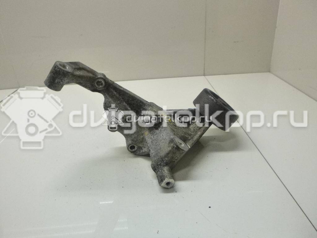 Фото Кронштейн генератора для двигателя D4CB для Hyundai / Kia 110-175 л.с 16V 2.5 л Дизельное топливо 374724A000 {forloop.counter}}