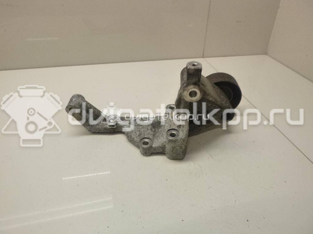 Фото Кронштейн генератора для двигателя D4CB для Hyundai / Kia 110-175 л.с 16V 2.5 л Дизельное топливо 374724A000 {forloop.counter}}