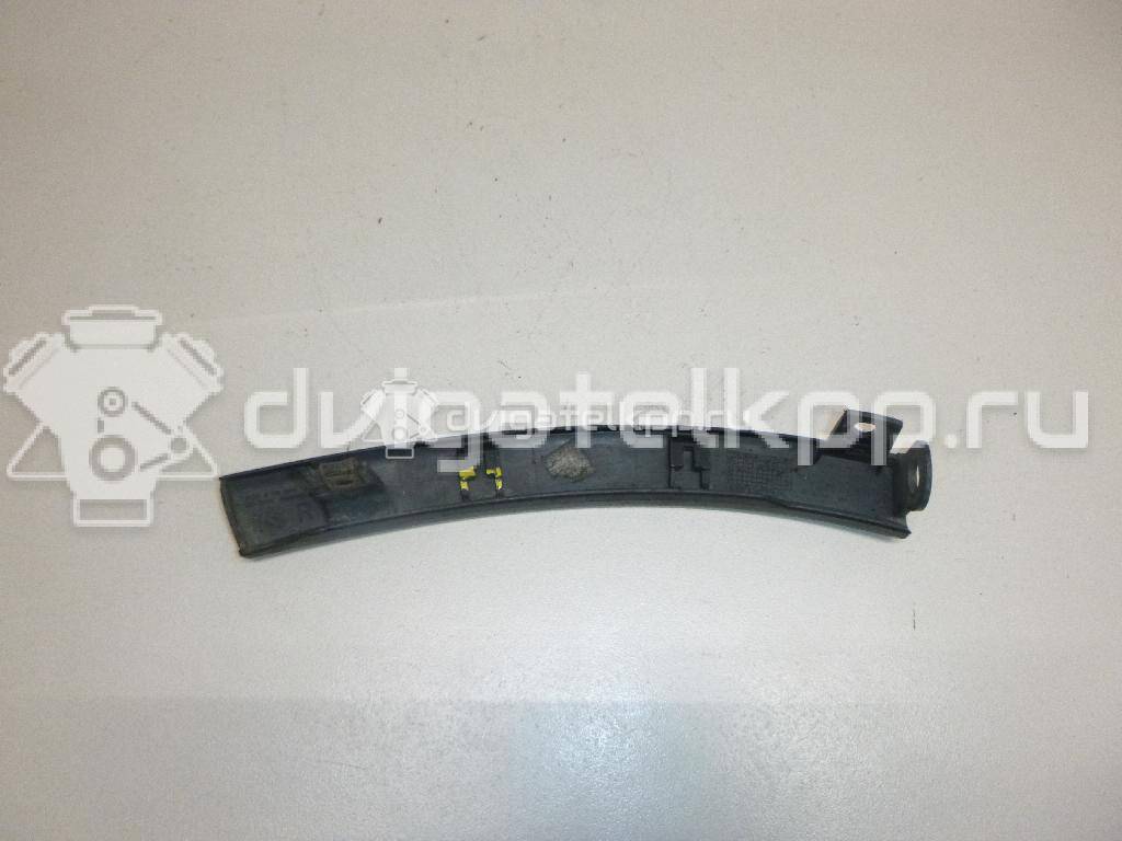 Фото Накладка переднего бампера правая  71103SWA000 для Honda Cr-V {forloop.counter}}