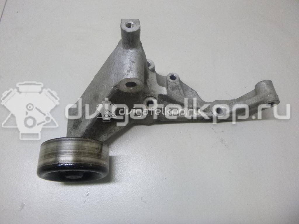 Фото Кронштейн генератора для двигателя D4CB для Hyundai / Kia 129-178 л.с 16V 2.5 л Дизельное топливо 374724A000 {forloop.counter}}