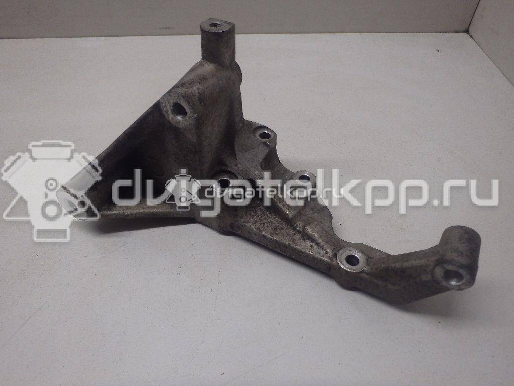 Фото Кронштейн генератора для двигателя D4CB для Hyundai / Kia 129-178 л.с 16V 2.5 л Дизельное топливо 374724A000 {forloop.counter}}