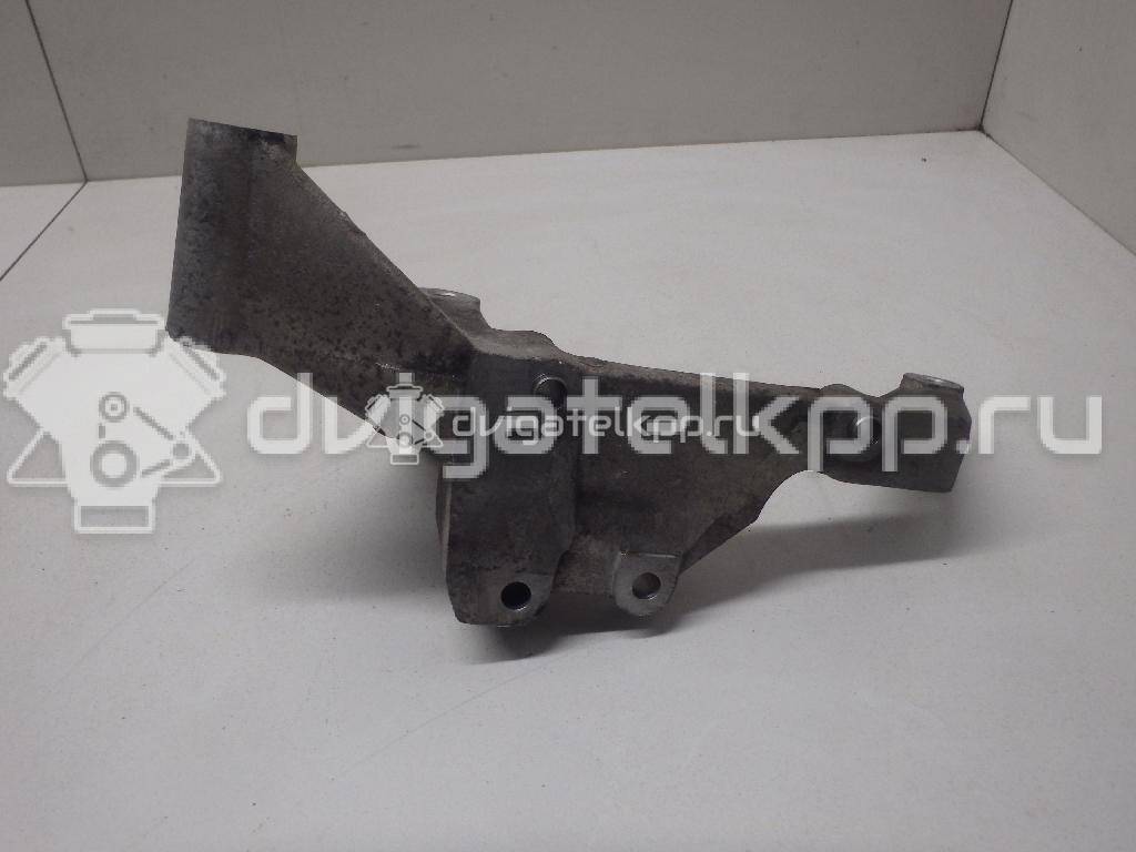 Фото Кронштейн генератора для двигателя D4CB для Hyundai / Kia 129-178 л.с 16V 2.5 л Дизельное топливо 374724A000 {forloop.counter}}