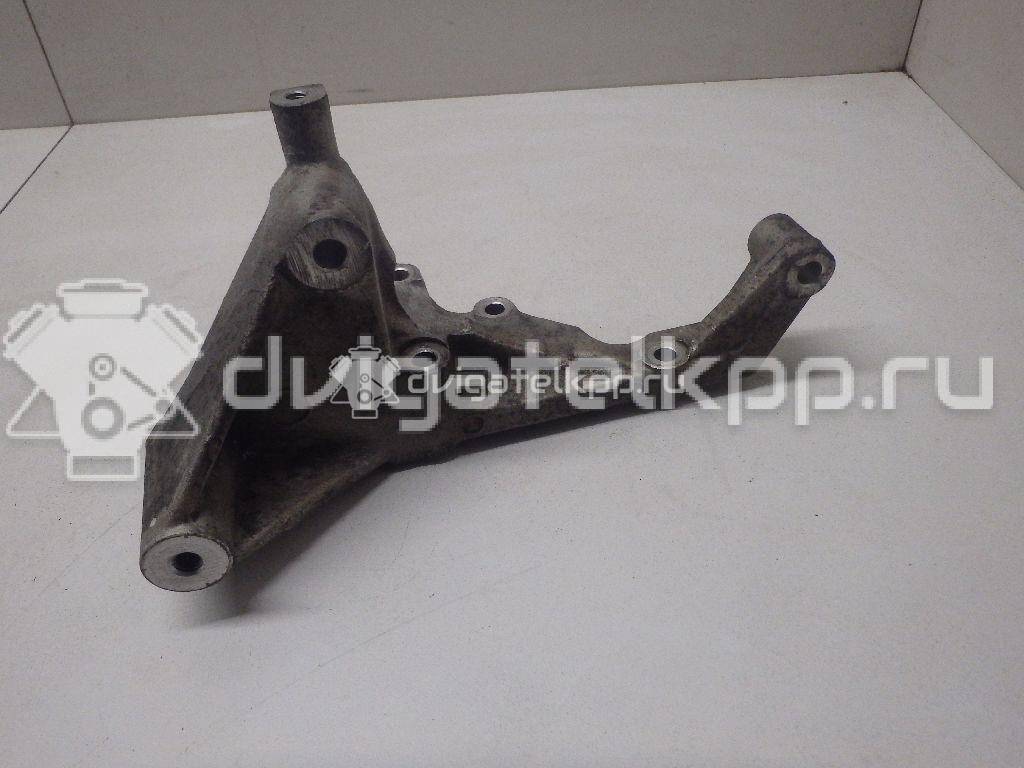 Фото Кронштейн генератора для двигателя D4CB для Hyundai / Kia 129-178 л.с 16V 2.5 л Дизельное топливо 374724A000 {forloop.counter}}