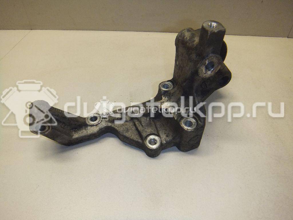 Фото Кронштейн генератора для двигателя D4CB для Hyundai / Kia 129-178 л.с 16V 2.5 л Дизельное топливо 374724A000 {forloop.counter}}
