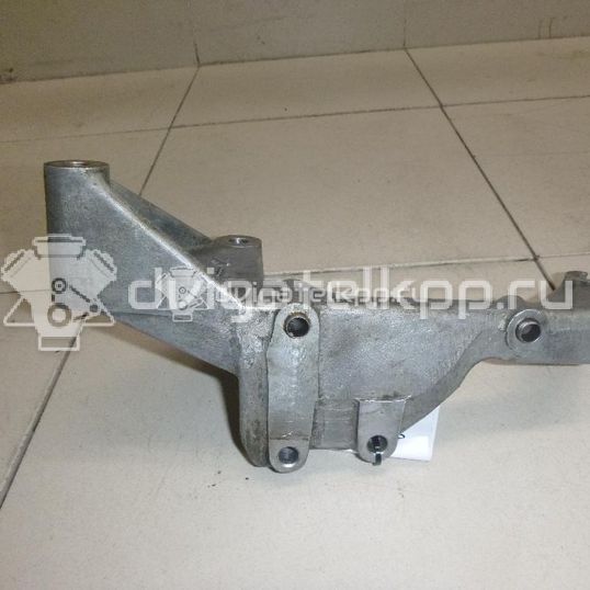 Фото Кронштейн генератора для двигателя D4CB для Hyundai / Kia 129-178 л.с 16V 2.5 л Дизельное топливо 374724A000