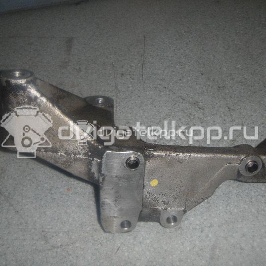 Фото Кронштейн генератора для двигателя D4CB для Hyundai / Kia 129-178 л.с 16V 2.5 л Дизельное топливо 374724A000