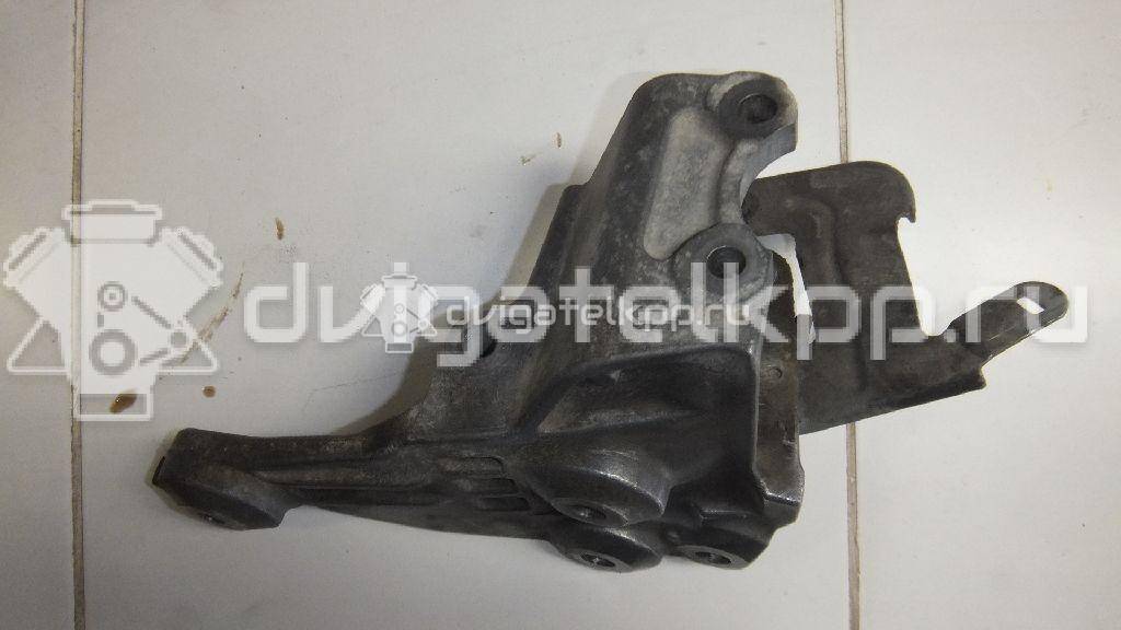 Фото Кронштейн генератора для двигателя VK56VD для Infiniti / Nissan 396-405 л.с 32V 5.6 л бензин 117101LA0A {forloop.counter}}
