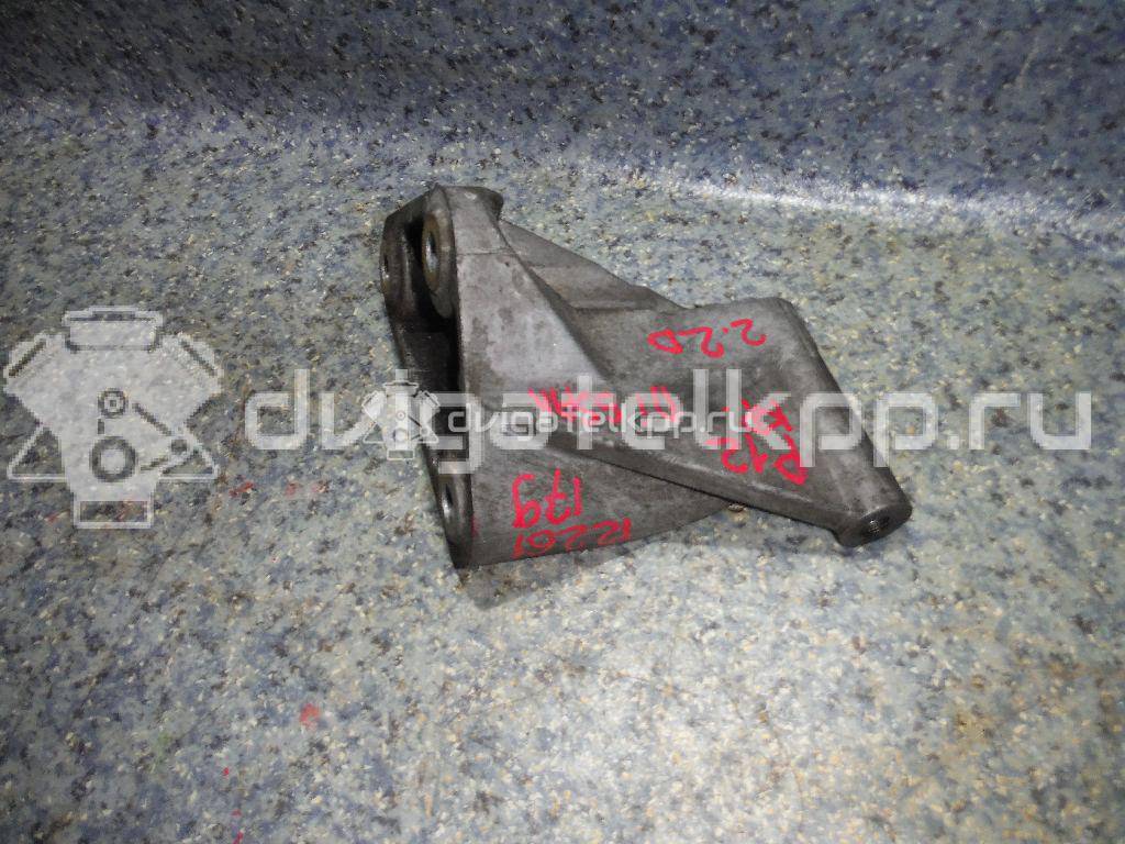 Фото Кронштейн генератора для двигателя YD22DDT для Nissan Primera / Almera 110-139 л.с 16V 2.2 л Дизельное топливо 11710AD200 {forloop.counter}}