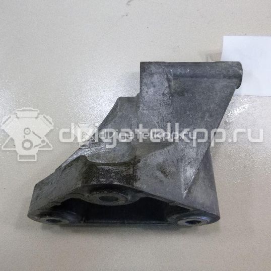 Фото Кронштейн генератора для двигателя YD22DDT для Nissan Primera / Almera 110-139 л.с 16V 2.2 л Дизельное топливо 11710AD200